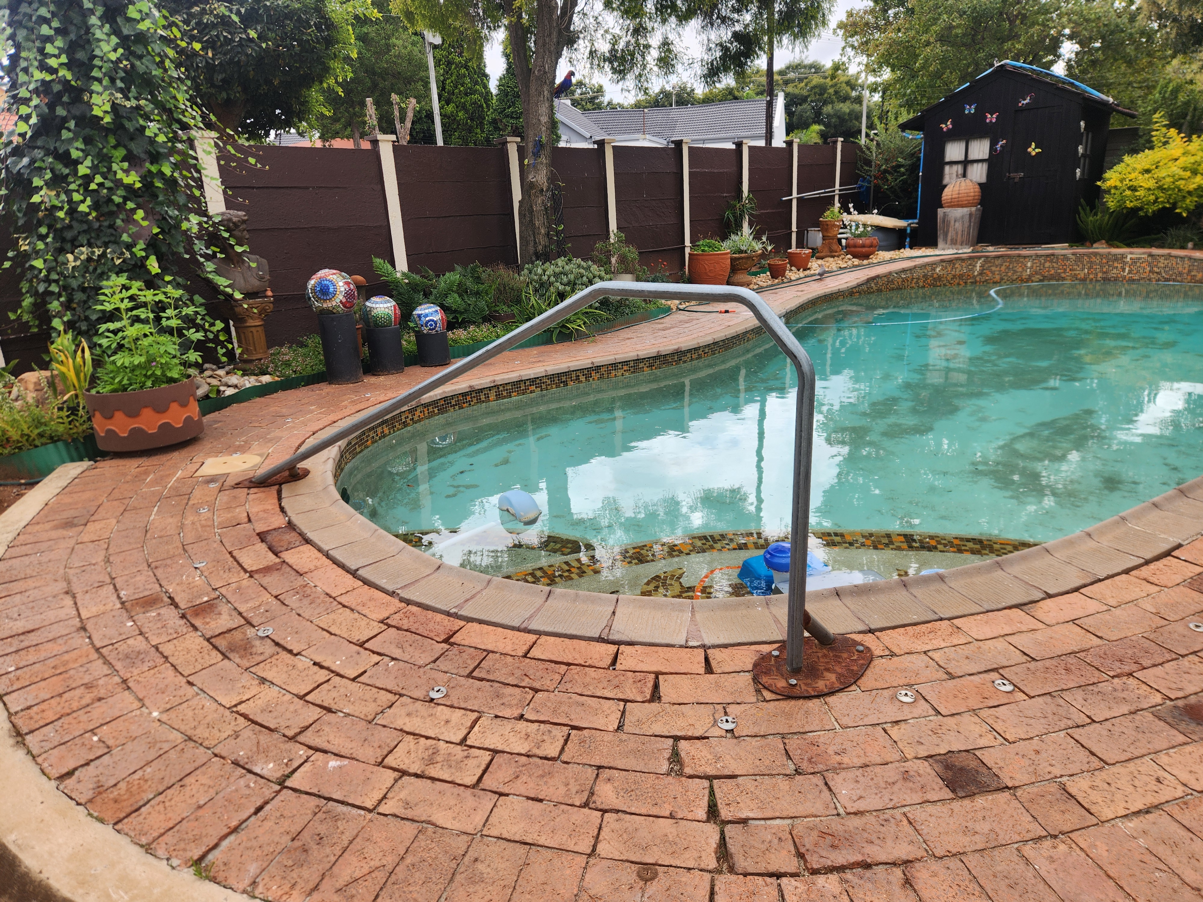Pool handrail